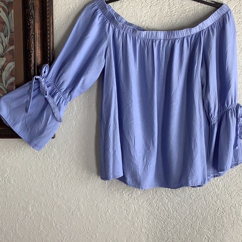 Signature collection women’s top